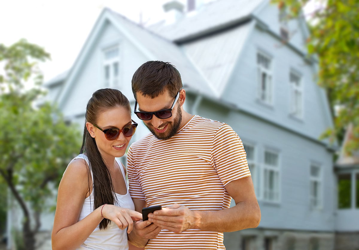 Woman electronically signing a smartphone contract with Docage Signature